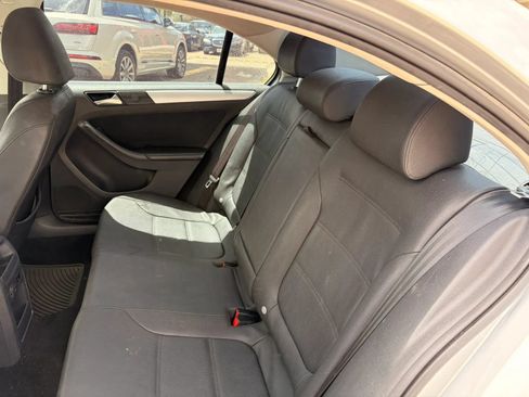 Used 2011 Volkswagen Jetta SEL FWD image 12