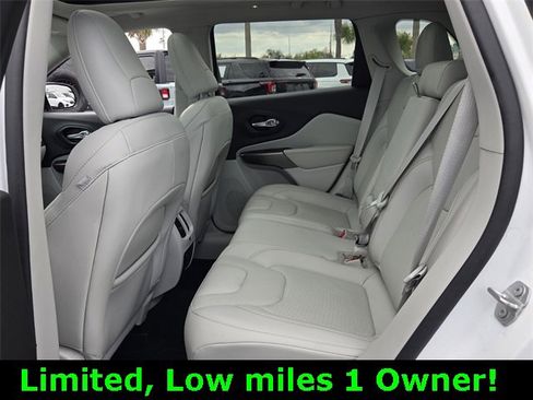 Used 2021 Jeep Cherokee Limited image 11