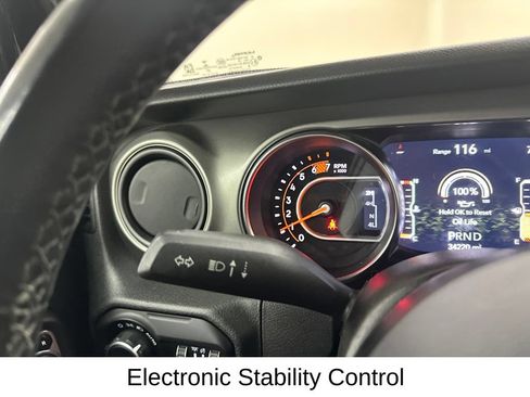 Used 2021 Jeep Wrangler Unlimited Sport w/ Technology Group AWD/4WD image 37