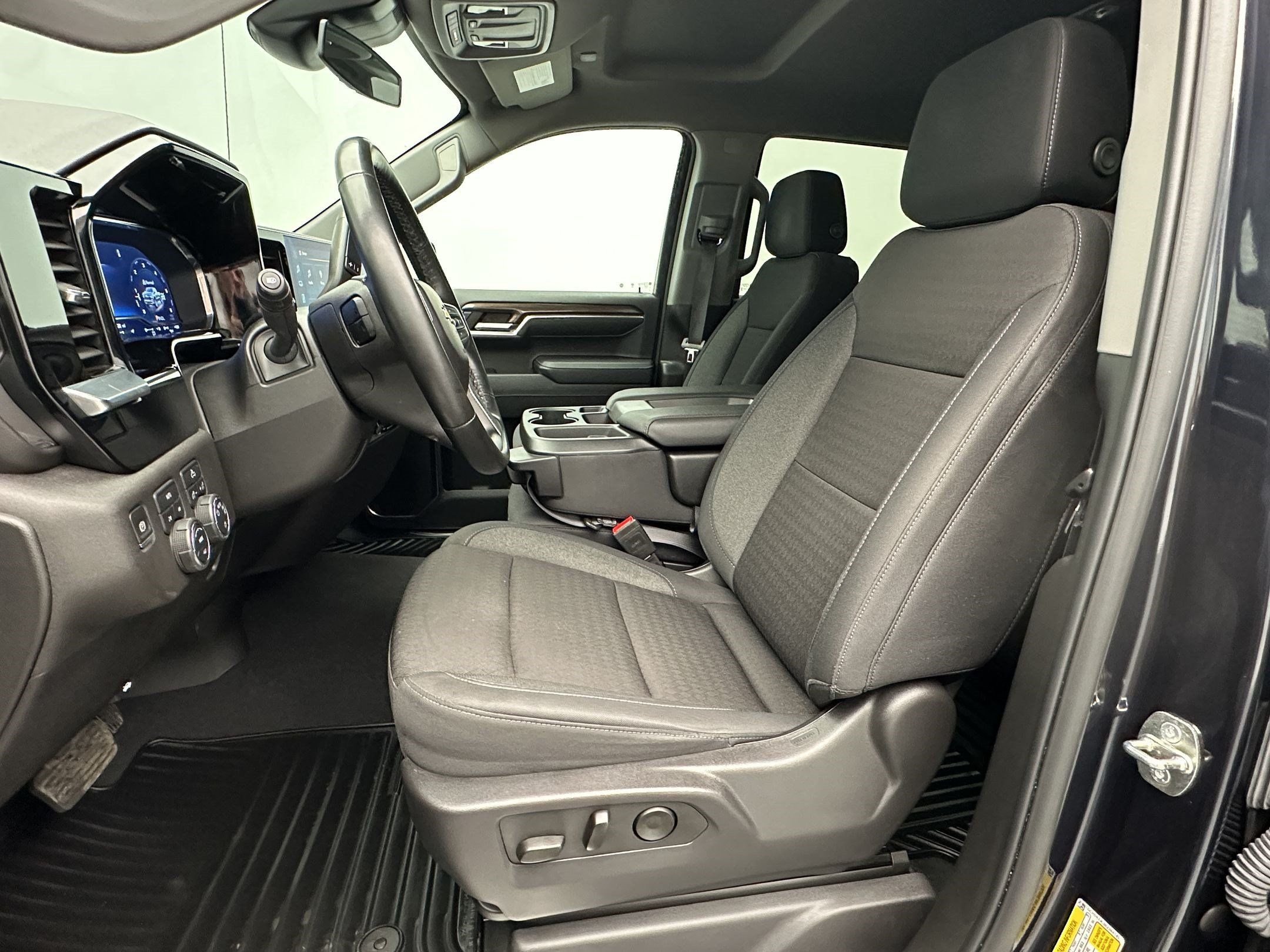 Certified 2024 Chevrolet Silverado 1500 LT AWD/4WD image 5