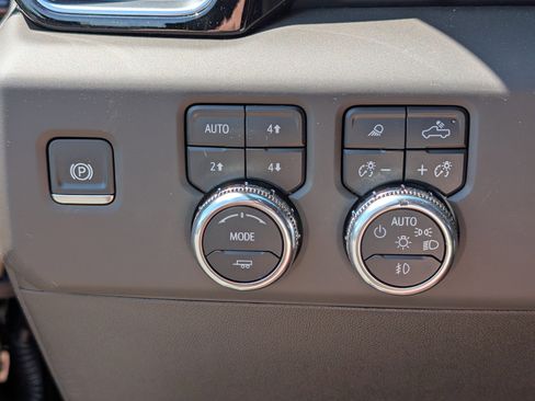 Used 2025 GMC Sierra 2500 Denali w/ Technology Package image 15