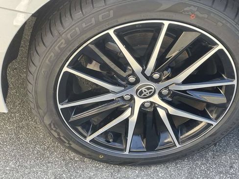 Used 2023 Toyota Camry SE FWD image 7