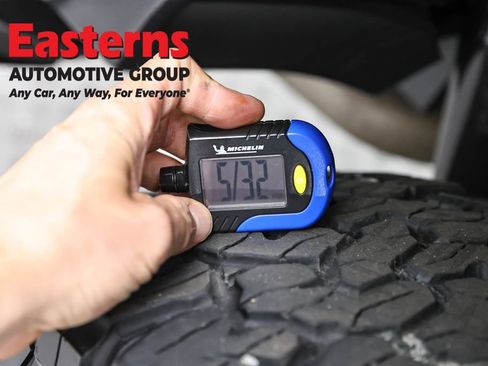 Used 2024 Jeep Wrangler Unlimited AWD/4WD image 31