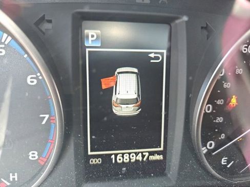 Used 2018 Toyota RAV4 XLE FWD image 2