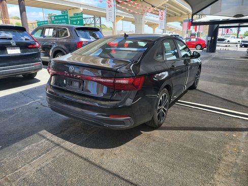 Used 2025 Volkswagen Jetta Sport image 14