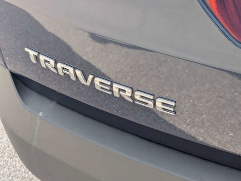 Used 2022 Chevrolet Traverse LS FWD image 13