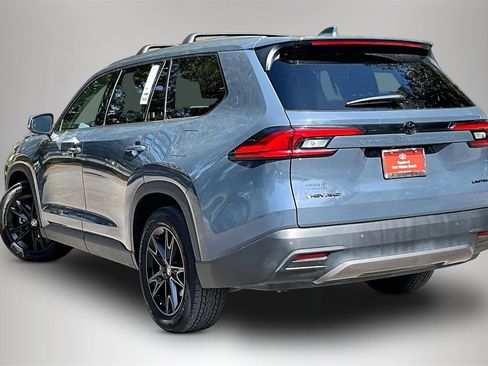 Used 2024 Toyota Grand Highlander Limited image 4