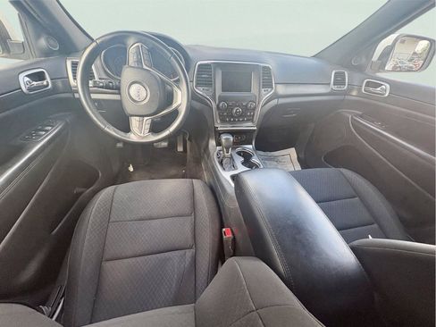 Used 2018 Jeep Grand Cherokee Laredo RWD image 6