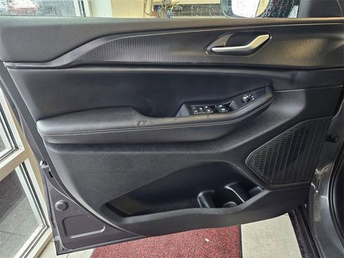 Used 2023 Jeep Grand Cherokee Altitude image 10