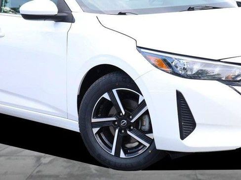 Used 2024 Nissan Sentra SV FWD image 3