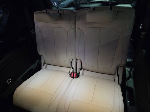 New 2025 Jeep Grand Cherokee L Limited RWD image 7