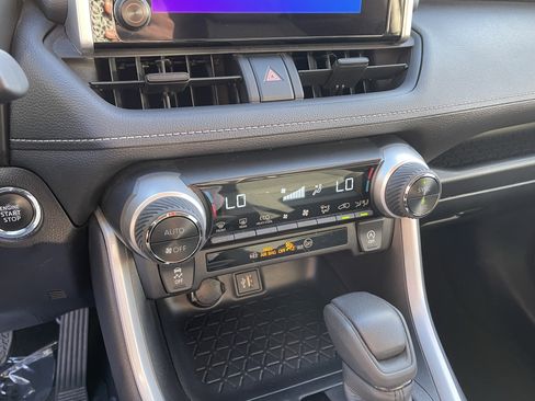 Certified 2025 Toyota RAV4 XLE AWD/4WD image 22