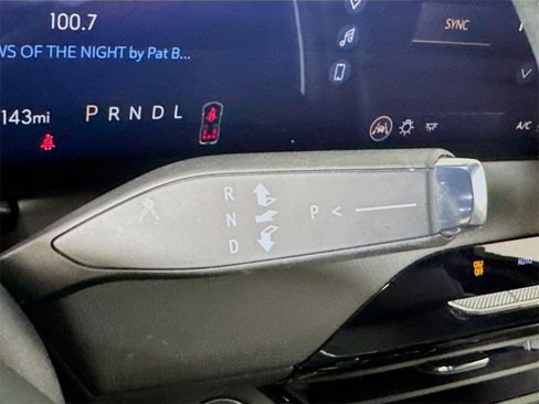 Certified 2025 Buick Enclave Sport Touring image 15