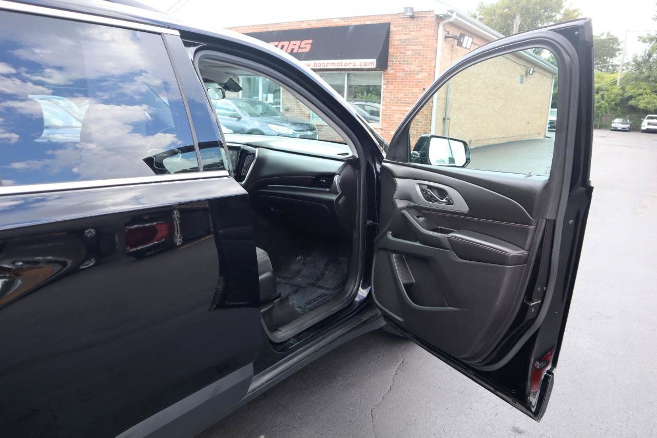 Used 2018 Chevrolet Traverse LT w/ LPO, Floor Liner Package AWD/4WD image 10