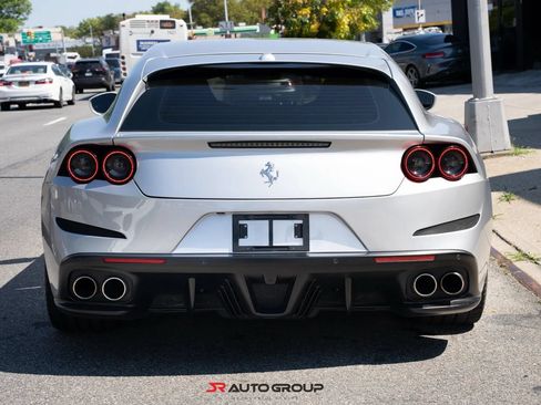 Used 2019 Ferrari GTC4Lusso T RWD image 6