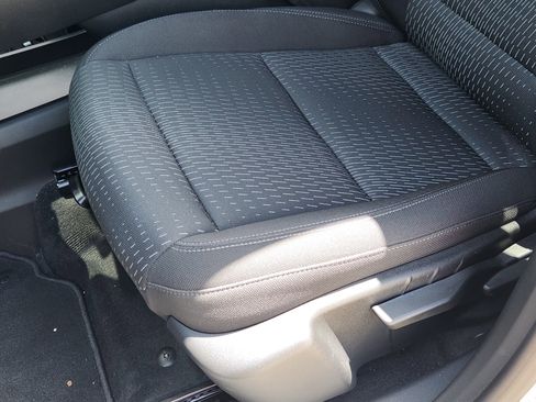 Used 2026 Chevrolet Equinox LT FWD image 24