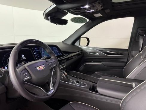 Used 2024 Cadillac Escalade Sport image 7