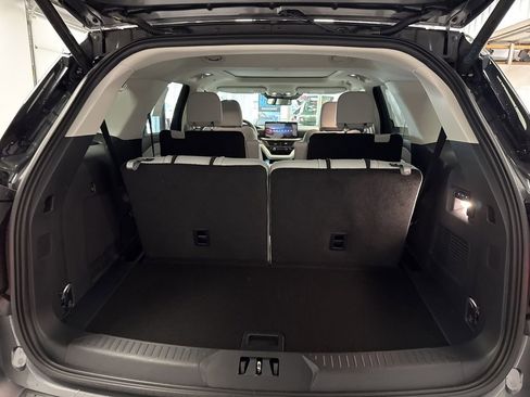 New 2026 Ford Explorer Platinum image 30