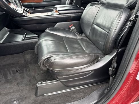 Used 2018 Lincoln Navigator Premiere image 11