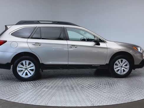 Used 2015 Subaru Outback 2.5i Premium image 9