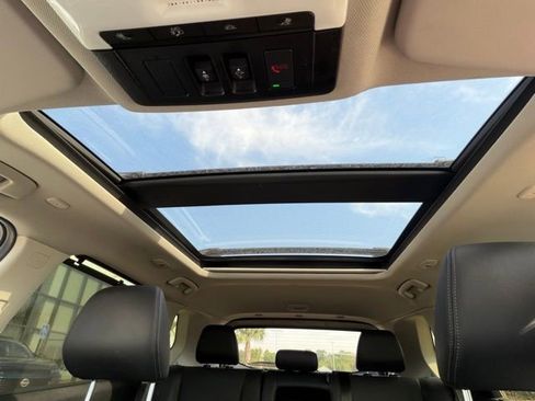 Used 2025 Nissan Rogue Platinum w/ Platinum Premium Package image 22