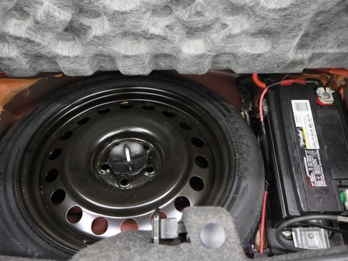 Used 2010 Dodge Challenger R/T RWD image 25