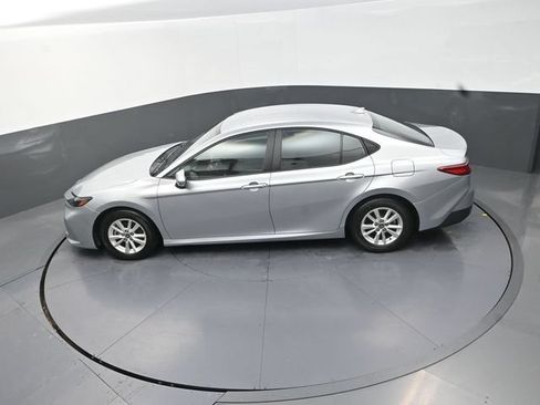 Used 2025 Toyota Camry LE FWD image 25