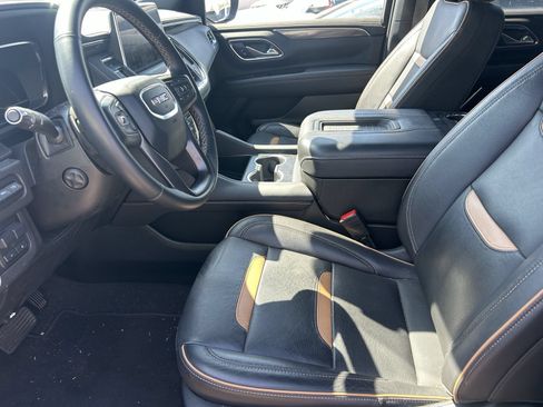 Used 2024 GMC Yukon AT4 w/ Technology Package AWD/4WD image 7