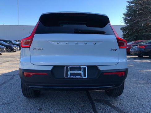 Used 2023 Volvo XC40 B5 Plus w/ Driver Assist Package image 5