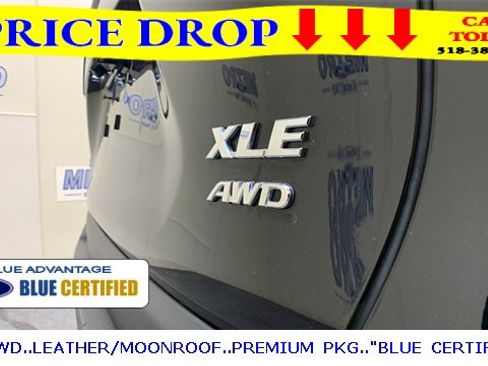 Used 2022 Toyota RAV4 XLE Premium image 16