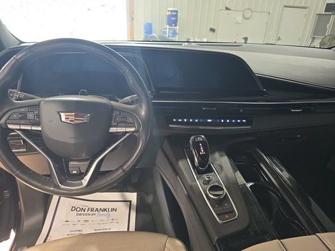 Used 2022 Cadillac Escalade ESV Sport AWD/4WD image 15