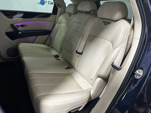 Used 2019 Bentley Bentayga V8 Sport Utility 4D image 18