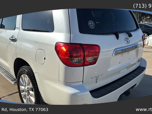 Used 2013 Toyota Sequoia Platinum RWD image 18