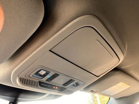 Used 2022 Ford Explorer XLT w/ Equipment Group 202A image 26