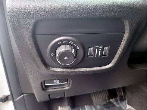 Used 2021 Jeep Grand Cherokee L Overland w/ Luxury Tech Group IV image 32