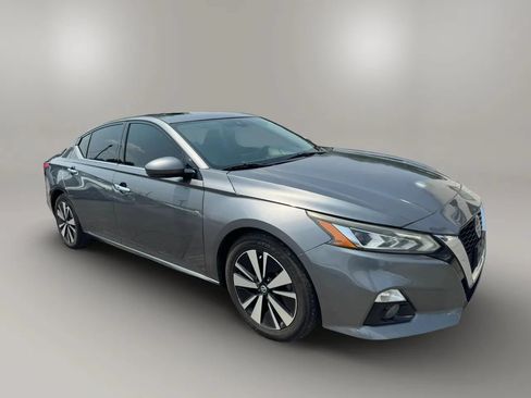 Used 2019 Nissan Altima 2.5 SL FWD image 6