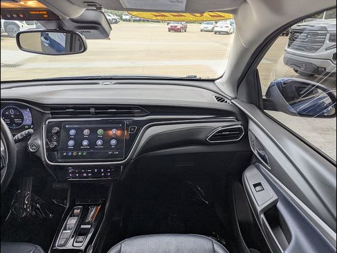 Used 2022 Chevrolet Bolt EUV LT w/ Convenience Package FWD image 4