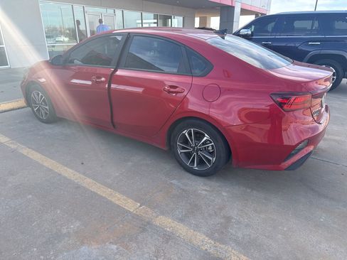 Used 2023 Kia Forte LXS w/ LXS Technology Package image 6