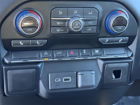 Used 2019 Chevrolet Silverado 1500 LT w/ All-Star Edition image 18