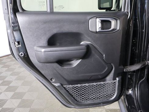 Used 2021 Jeep Wrangler Unlimited Rubicon image 22