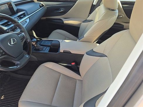 Certified 2020 Lexus ES 300h w/ Premium Package image 12