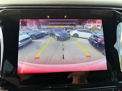 Used 2023 Jeep Wagoneer Series III w/ Flexible Seating Group image 28