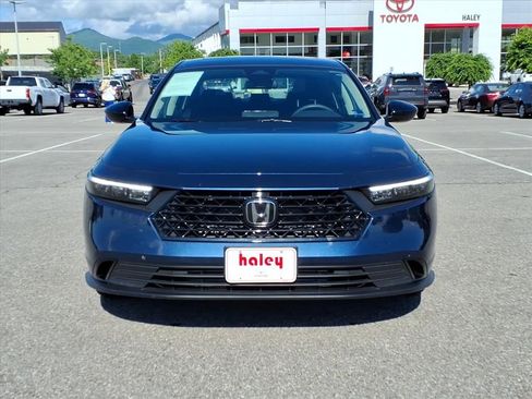 Used 2025 Honda Accord SE image 10