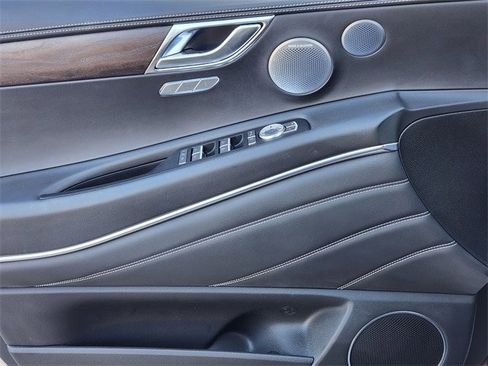 Used 2025 Genesis GV80 2.5T Prestige image 18