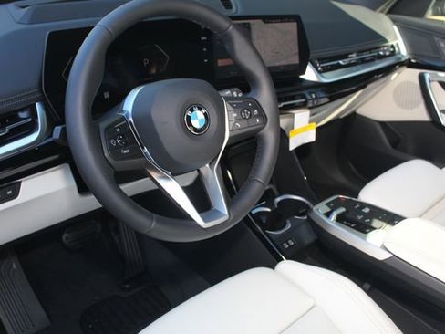 Used 2026 BMW X1 xDrive28i w/ Technology Package image 12