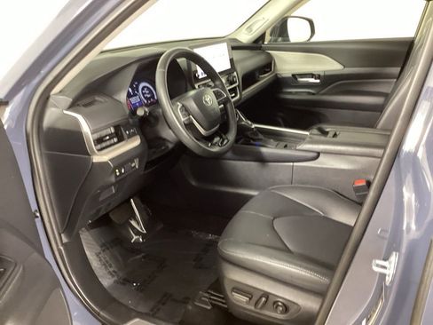 Used 2024 Toyota Grand Highlander AWD image 33