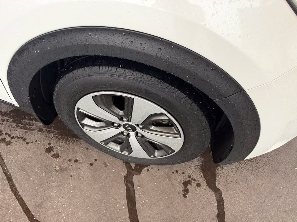 Used 2018 Kia Niro EX w/ EX Premium Package FWD image 10