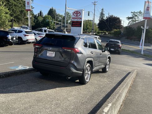 Certified 2024 Toyota RAV4 LE AWD/4WD image 6