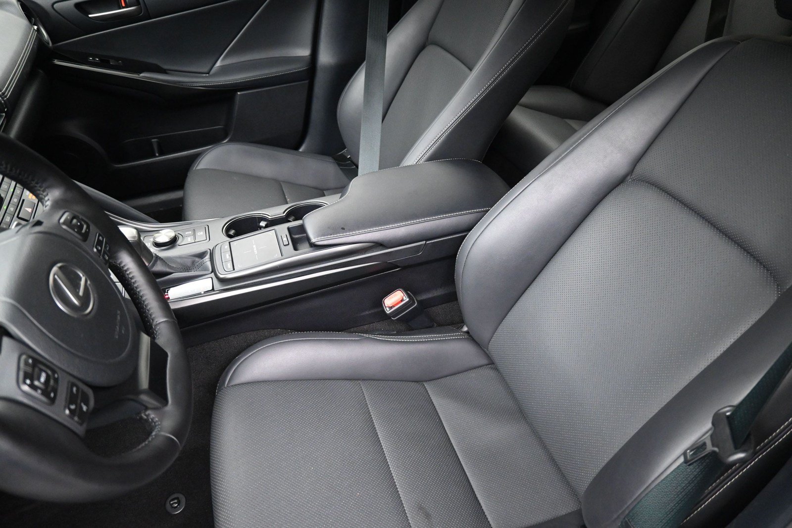 Used 2024 Lexus IS 300 w/ Comfort Package RWD image 43