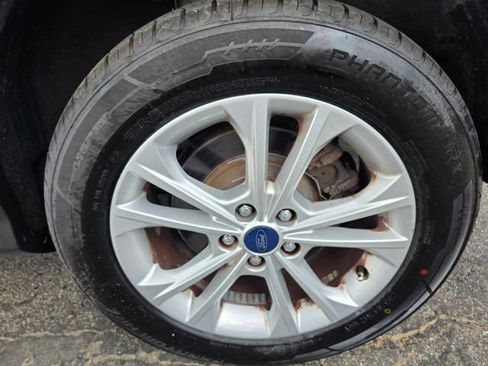 Used 2017 Ford Escape SE AWD/4WD image 10